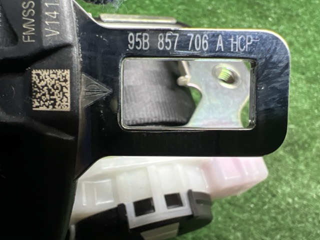 Ремень безопасности передний правый 95B857706AHCP PORSCHE
