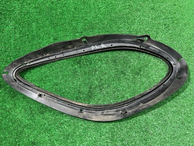95B941323C PORSCHE Уплотнитель фары правой купить в Ужгород