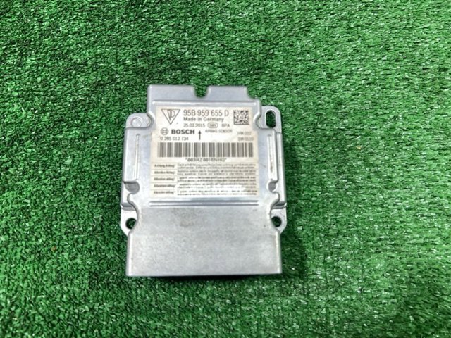 PORSCHE 95B959655D в наличии Ирпень