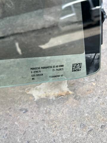 PORSCHE 971845318 Стекло двери задней правой в наличии Николаев