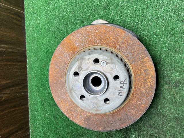 Цапфа поворотного кулака A2053500241 MERCEDES