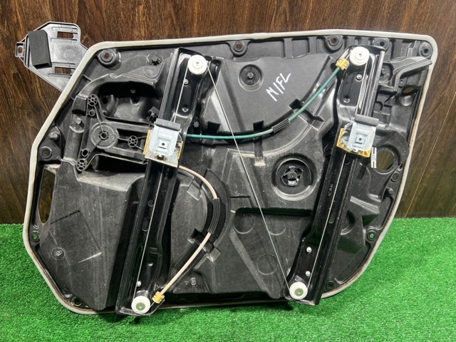Стеклоподъемник передней левой двери A2057204923 MERCEDES