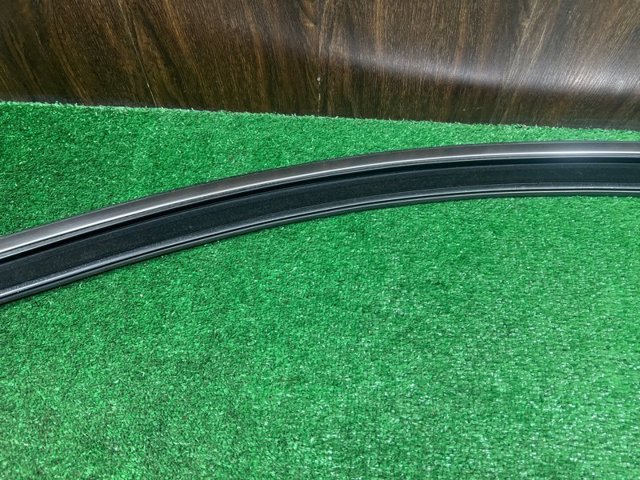 A2057254500 MERCEDES Направляющая стекла рамки двери передней левой купить в Ужгород