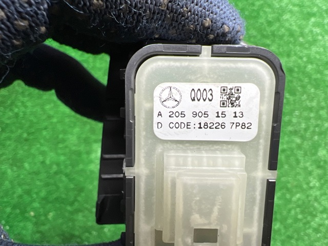 Кнопки переднего правого стеклоподъёмника A20590515137P82 MERCEDES