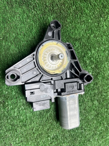 Привод электростеклоподъемника задний A2139060502 MERCEDES