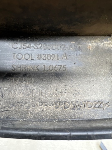 Расширитель задней арки колеса, правый CJ5Z78290A60AA FORD