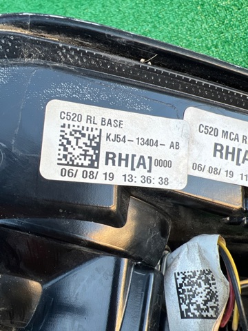 Задний правый внешний фонарь KJ5Z13404C FORD