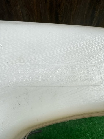 LB5Z17618G Бачок омывателя стекла купить Ужгород