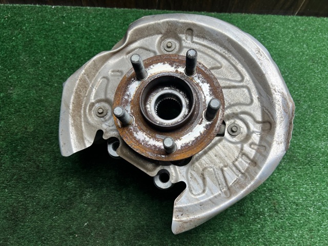 LB5Z5B759A FORD Цапфа (поворотный кулак) задний левый купить в Ровно