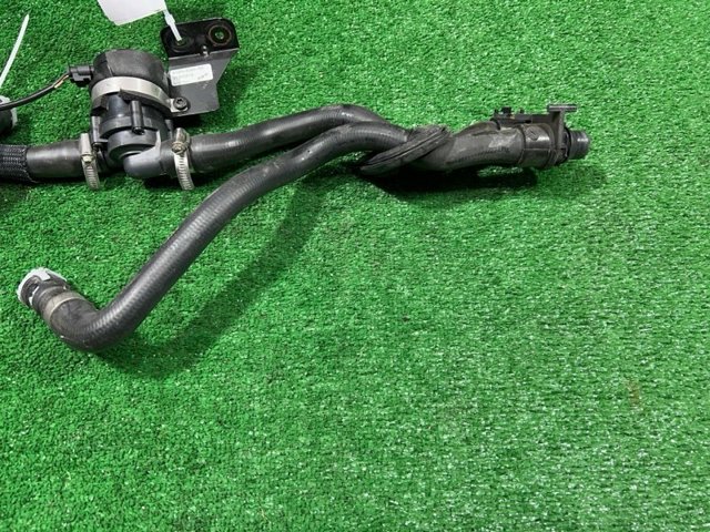Шланг радиатора отопителя/печки LR019277 LAND ROVER