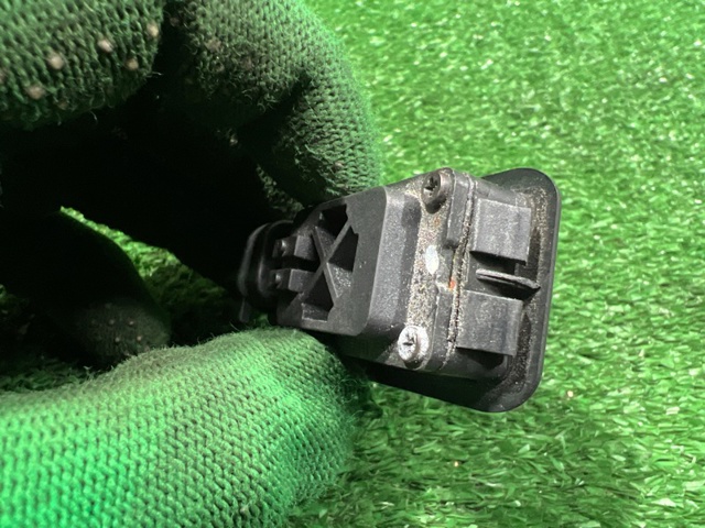 LAND ROVER LR029038 Кнопка привода замка крышки багажника (двери 3/5-й (ляды) в наличии Украина