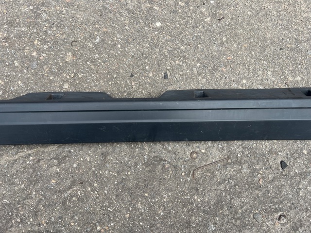 LAND ROVER LR058524 Накладка (молдинг) порога наружная левая в наличии Чернигов