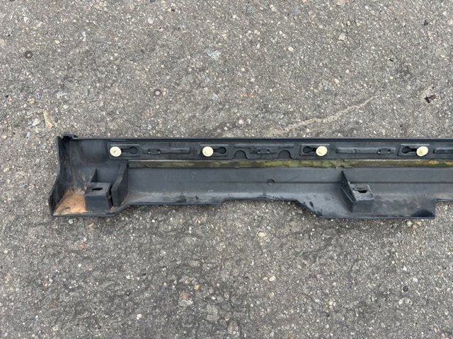 LR058524 LAND ROVER Накладка (молдинг) порога наружная левая купить в Киев