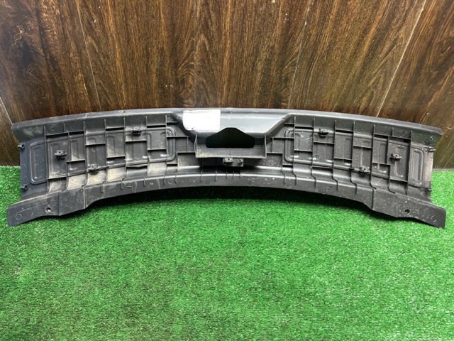 Облицовка задней панели багажника LR060584 LAND ROVER
