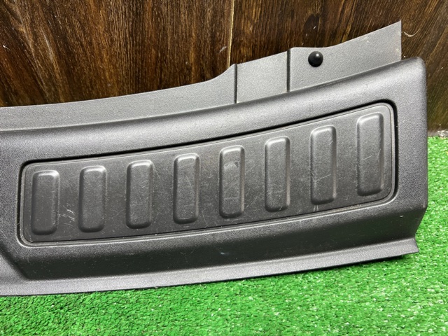 LR060584 LAND ROVER Облицовка задней панели багажника купить в Сумы