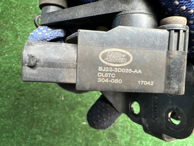 LR060986 LAND ROVER купить в Кривой Рог