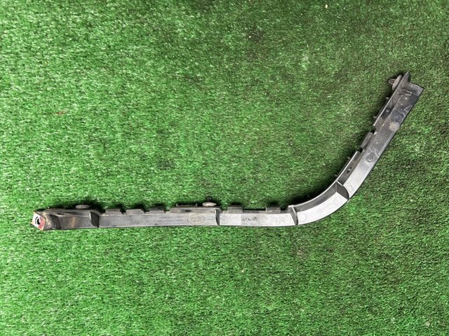 Направляющая заднего бампера, левая LR061275 LAND ROVER