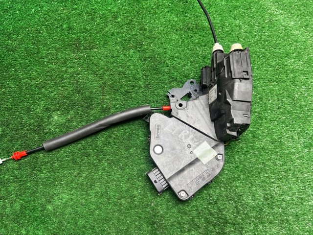 Замок двери задней левой LR078752 LAND ROVER