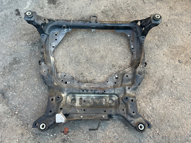 Передняя балка LR084444 LAND ROVER