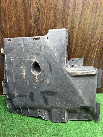 LR093614 LAND ROVER Защита днища правая купить в Киев