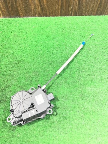 Актуатор замка ляды LR095551 LAND ROVER