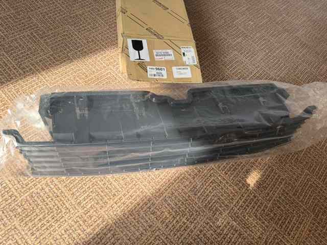 TOYOTA 5311247050 Решетка бампера переднего центральная в наличии Кривой Рог