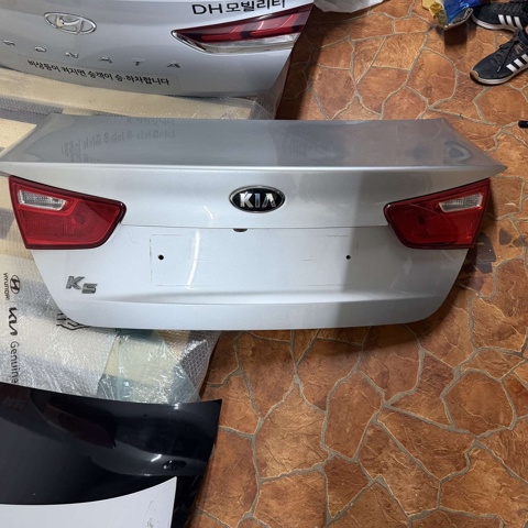 Крышка багажника 692002T500 HYUNDAI