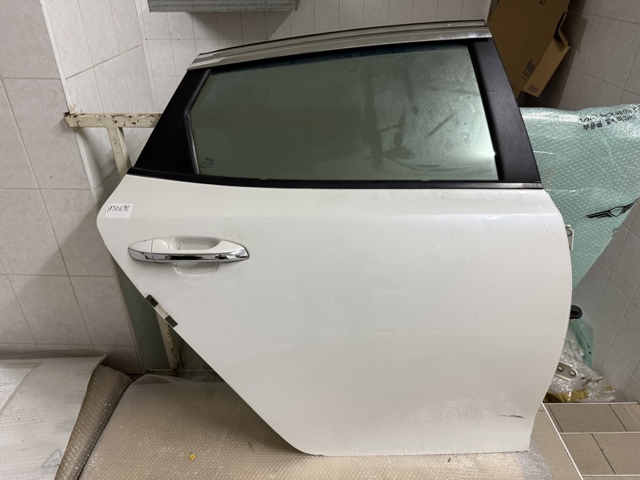 77004D4000 HYUNDAI Дверь задняя правая купить в Чернигов