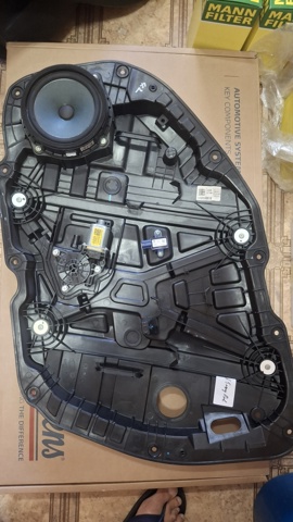 Стеклоподъемник передней правой двери 82481D4000 HYUNDAI