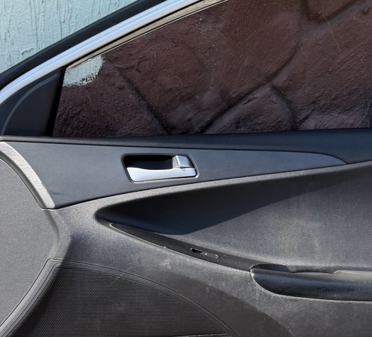 Ручка передней двери внутренняя, правая 826203S000 HYUNDAI