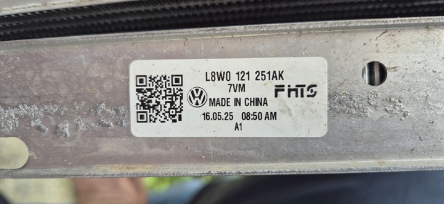 VAG 8W0121251AK Радиатор в наличии Полтава