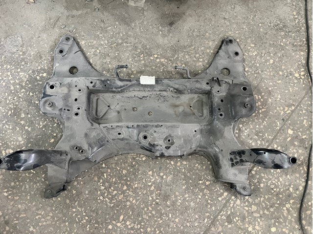 32221858 VOLVO Подрамник передний купить в Чернигов