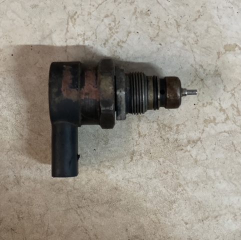 BOSCH 0281006037 Регулятор давления топлива в наличии Украина