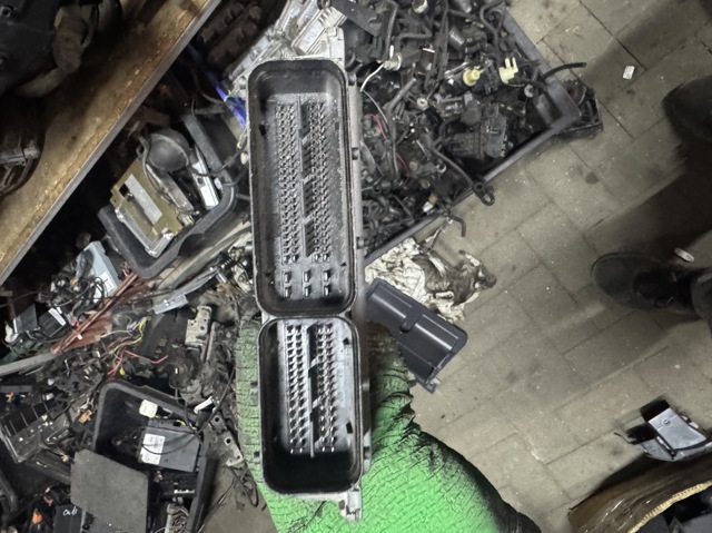 VAG 03L907425C Блок управления двигателем в наличии Днепр