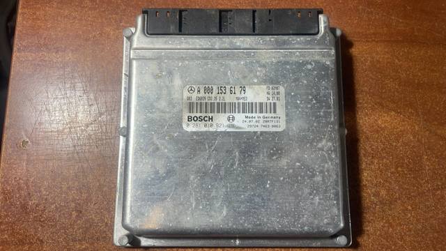 Электронный блок управления двигателем A0001536179 MERCEDES
