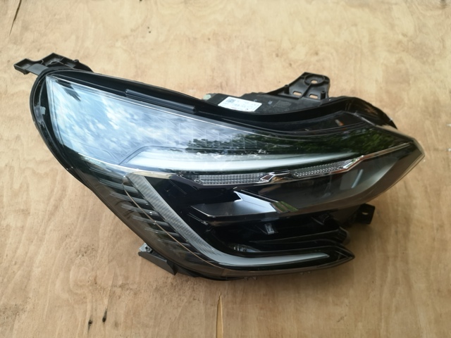 Фара комбинированная, передняя 260104900R RENAULT
