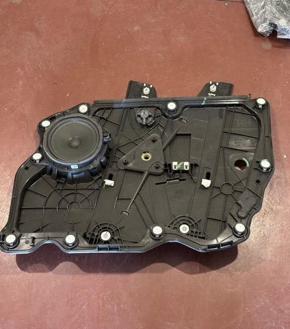 Механизм стеклоподъемника двери передней, правой LJ8Z5823200B FORD