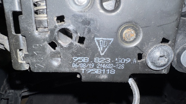 95B823509 PORSCHE Замок багажника купить в Львов