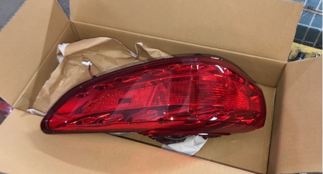 Задняя правая фара 265501CA0A NISSAN