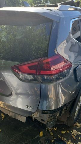 Фонарь задний внутренний правый 265506FL5A NISSAN