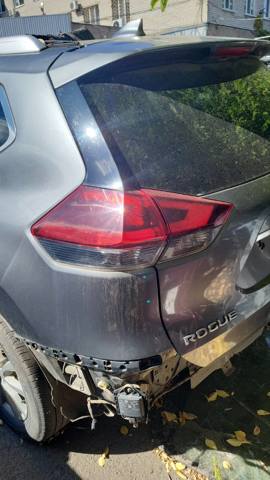 Задняя левая внутренняя фара 265556FP5B NISSAN