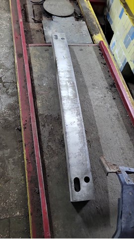 Балка бампера переднего 620329Y000 NISSAN
