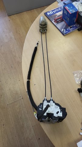 Замок двери водителя 80501ZW91A NISSAN