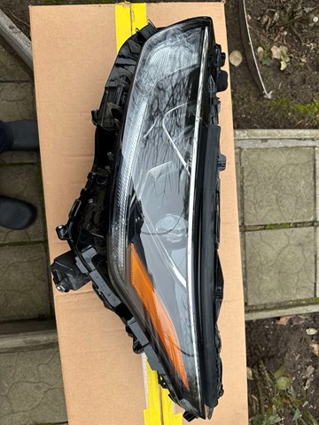 811500E521 TOYOTA Левая фара купить в Черкассы