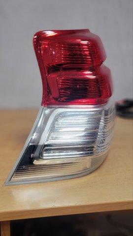 Фонарь задний левый 8156160830 TOYOTA