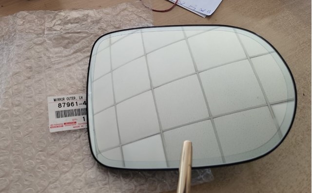 Зеркальный элемент водительского зеркала 8796148390 TOYOTA