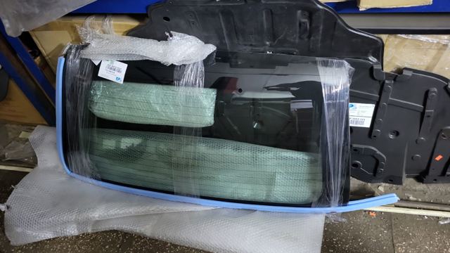 Стекло заднее, 3/5-й двери (ляды) 903008H300 NISSAN