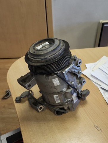 Компрессор системы кондиционирования 926004BB2A NISSAN