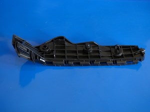Кронштейн бампера переднего, внешний левый 5211660200 TOYOTA