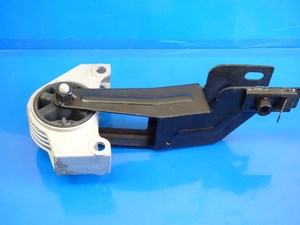 Правая подушка ДВС A111001330BM CHERY